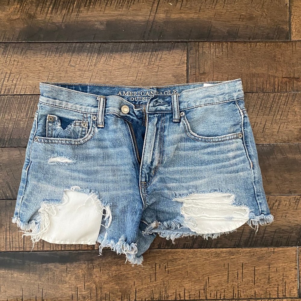 American Eagle High Waisted/Distressed Short